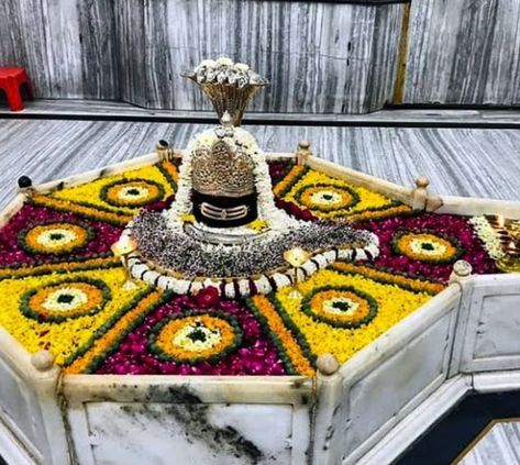 Shivling Decoration Ideas, Shiv Linga, Simple Flower Rangoli, Shiva Family, Sanatan Dharma, Shree Ganesh, Shri Ram Photo, Lord Shiva Family, Ram Photos