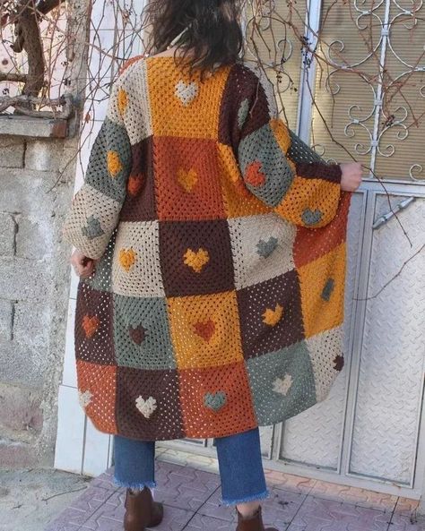 Pola Sweater, Jaket Crochet, Granny Square Cardigan, Square Cardigan, Gilet Crochet, Confection Au Crochet, Patchwork Cardigan, Amazing Crochet, Estilo Hippie