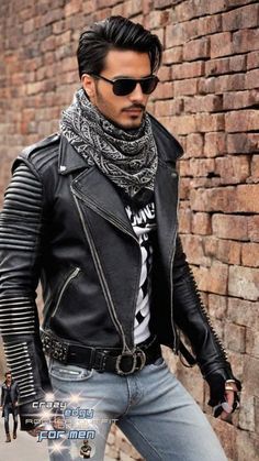 Outfits Posada, Rockers Outfit, Scarf Campaign, Glam Rock Outfit Men, Rocker Style Men, Biker Style Men, Punk Fashion Men, Gothic Fashion Men, Charcoal Jeans