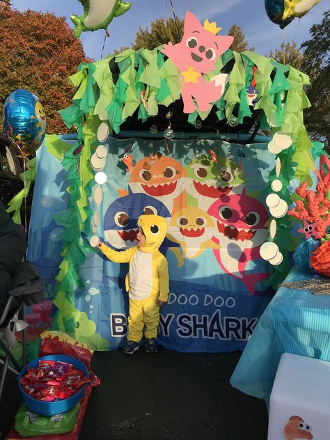 Baby shark trunk or treat Baby Shark Trunk Or Treat Ideas, Baby Shark Trunk Or Treat, Shark Trunk Or Treat, Trunker Treat Ideas, Fest Ideas, Trunk Or Treat Ideas, Infant Room, Farm Animals Birthday Party, Farm Animal Birthday