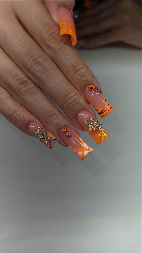 Orange Press On Nails, Orange Freestyle Nails, Orange Nail Set, Orange Nails With Design, Orange Trendy Nails, Nail Designs Bling, Orange Acrylic Nails, Fresh Nail, Overlay Nails