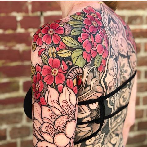 Neo Traditional Chest Tattoo, Cupcake Tattoos, Traditional Tattoo Flowers, Hip Tattoos Women, Pieces Tattoo, Ornamental Tattoo, Floral Tattoo Sleeve, Spooky Tattoos, Time Tattoos