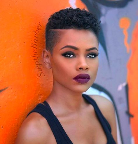 Short Natural Hairstyles, Natural Hair Haircuts, Short Afro Hairstyles, Short Natural Haircuts, Cabello Afro Natural, Short Hair Designs, Short Shaved Hairstyles, Tapered Natural Hair, Natural Hair Cuts