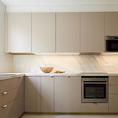 Ikea Kitchen Inspiration, Small Kitchen Design Apartment, Серая Кухня, Kitchen Ikea, Cabinet Organizers, Ikea Kitchen Design, Beige Kitchen, Kitchen Interior Design Decor, Scandinavian Kitchen