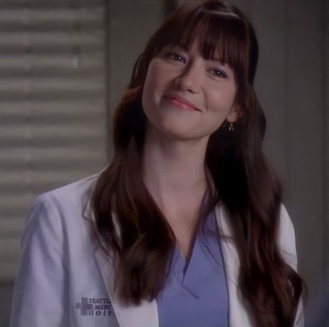 #greysanatomy #lexiegrey #icon smiling lexie grey, grey’s anatomy, lexie grey icon Lexi Greys Anatomy, Lexi Grey, Grey's Anatomy Doctors, Chyler Leigh, Greys Anatomy Characters, Lexie Grey, Alien Stage, Meredith Grey, Gray Aesthetic