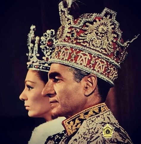 Queen Of Iran, Shah Of Iran, Iran Flag, King Of Persia, Persian Princess, Pahlavi Dynasty, Cyrus The Great, Farah Diba, Iran Culture