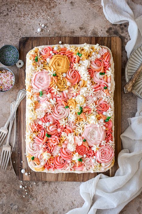 Sheet Cake Flowers, Easter Carrot Cake Decoration, Cute Sheet Cakes, Decorated Carrot Cake, Spring Sheet Cake, Carrot Cake Decorating Ideas, Floral Sheet Cake, Sheet Cake Decorating Ideas, Sheet Cake Designs Birthday