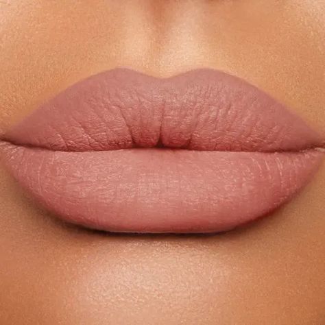 Lip Cheat Pillow Talk Model Pink Lip Aesthetic, Pink Lip Liner, Pink Lips Art, Pale Pink Lips, Charlotte Tilbury Lip, Bright Pink Lips, Pink Lips Makeup, Light Pink Lips, Lip Wallpaper