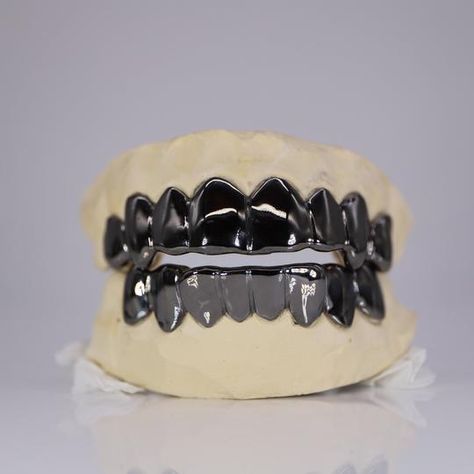 Black Grillz Teeth, Black Grills Teeth, Emerald Grillz, Celebrity Grillz, Black Grills, Silver Grillz, Grillz Teeth, Gold Grill, Custom Grillz