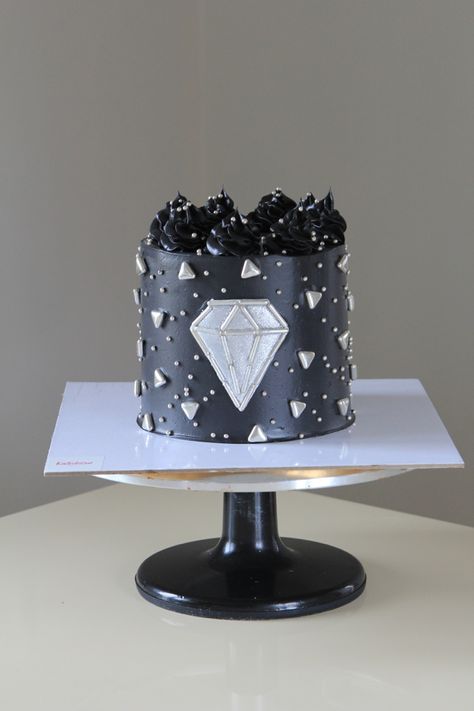 Diamond cake by Kurabiem Art'isan Cakes & Pastry Istanbul Diamond Cake Birthday, Diamond Birthday Cake, Diamond Cake, Cake Design For Men, Cake Kids, Sweet Recipe, 3d Cakes, 3d Cake, Beautiful Birthday Cakes