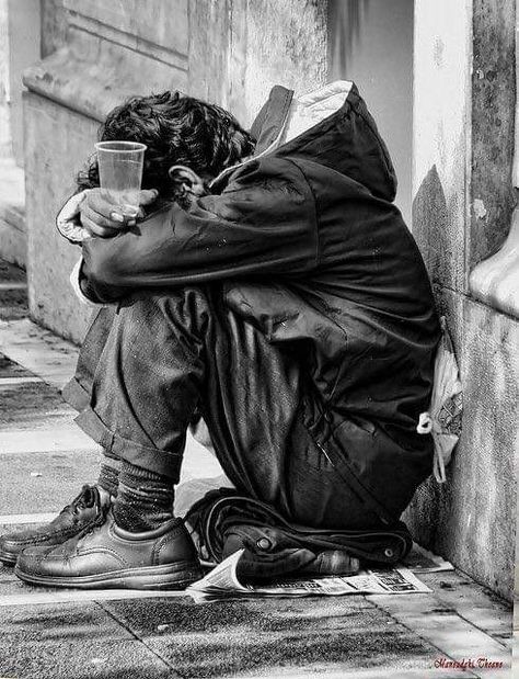 Homelessness Art, Homeless Art, Poverty Photography, How Can I Sleep, Photo Arts, Bridge Art, Photo Noir, Kids Painting, Homeless People