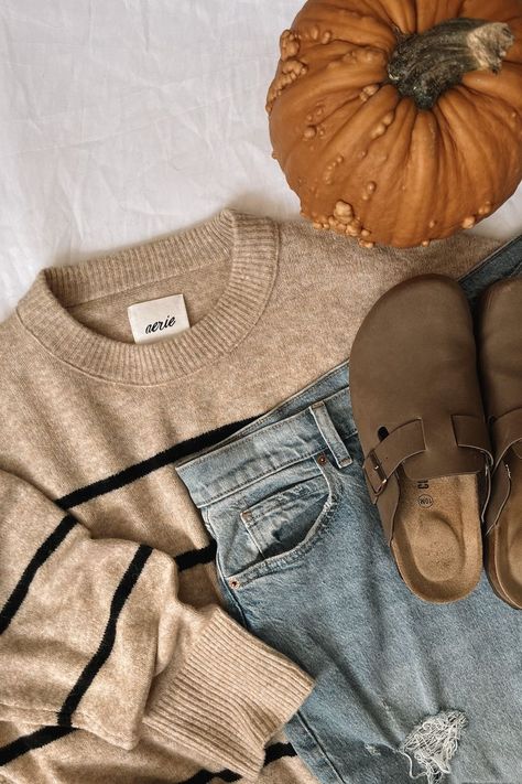 fall 2023 outfit flatlay Ig Filler Photos, Flat Lay Photography Clothing, Fall Wardrobe Basics, Feed Filler, Flat Lay Photography Fashion, Fashion Flatlay, Flatlay Clothes, Amazon Fall Fashion, Flat Lay Outfit