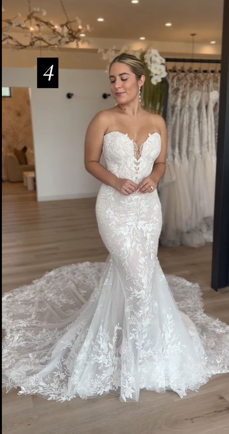 Sheath Wedding Dress With Overskirt, Modern Romantic Wedding Dress, Lightweight Wedding Dress, Wedding Aesthetic Ideas, White Reception Dress, Wedding Dress With Detachable Skirt, Wedding Dress Drawings, Fitted Lace Wedding Dress, Rhinestone Wedding Dress