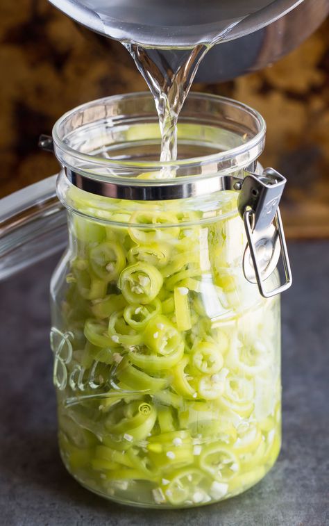 Quick Pickled Banana Peppers - Peas and Crayons Pickled Pepperocini Recipes, Pickle Banana Peppers Recipe, Banana Peppers Recipe, Vegan Jam, Pickled Pepper Recipe, Canning Beets, Recipes With Banana Peppers, Pickled Banana Peppers, Pickled Foods