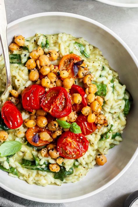 Risotto Pesto, Pesto Risotto, Spiced Chickpeas, Vegan Pesto, Roasted Cherry Tomatoes, Risotto Recipes, Red Lobster, Think Food, Banana Split