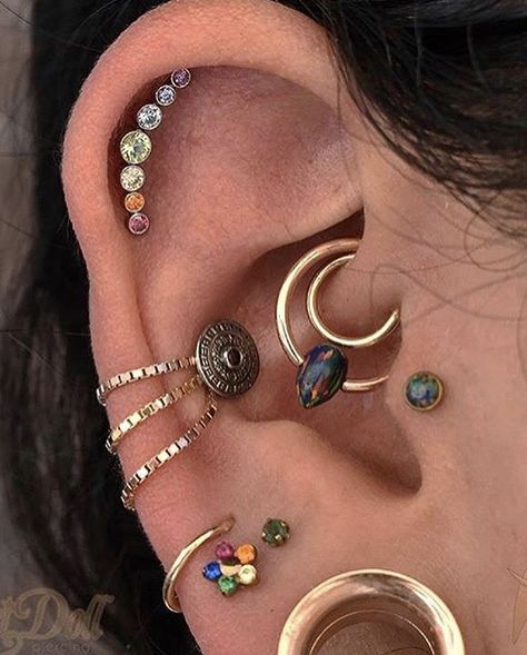 Nose Piercing Ideas, Cuff Piercing, Ear Peircings, Curated Ear, Cool Ear Piercings, Pretty Ear Piercings, Cute Ear Piercings, Cool Piercings, Indie Jewelry