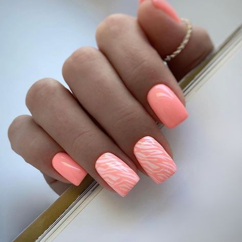 2024 Summer Peach Nail Trends: Refreshing Almond and Acrylic Designs for a Trendy Look Summer Peach Nails, Summer Holiday Nails, 23 Summer, Hard Gel Nails, Peach Nails, Coral Design, Coral Pattern, Nails 2024, Hard Gel