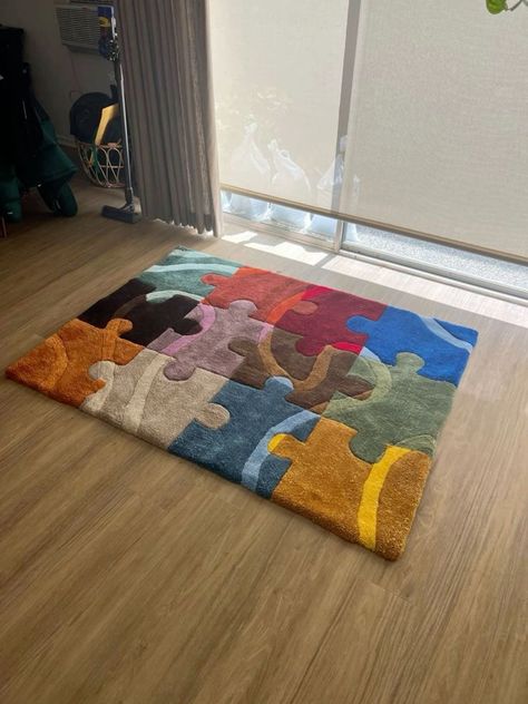 Rug Tufting Ideas Aesthetic, Cool Tufted Rugs, Rug Tufting Ideas, Puzzle Rug, Creative Design Furniture, Diy Moss, Mens Bedroom Decor, Girl Apartment Decor, Weird Furniture