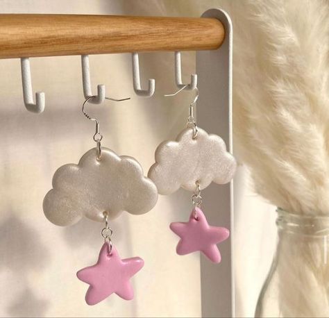 35 CLAY EARRINGS DIY - julsweek Making Clay Earrings Videos, Clay Earrings Diy, Crea Fimo, Clay Keychain, Polymer Clay Flower Jewelry, Diy Earrings Polymer Clay, Handmade Clay Jewelry, Clay Diy Projects, Polymer Clay Jewelry Diy