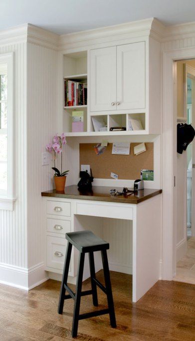 Kitchen Office Nook, Small Desk Area, Kitchen Desk Areas, Desk Nook, Home Command Center, Command Centers, Flexible Furniture, Kitchen Desks, Kitchen Desk