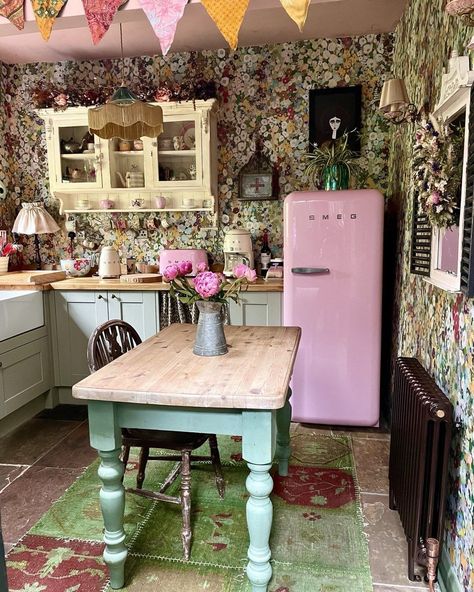 Chevron Backsplash, Pink Fridge, Eclectic Kitchen Decor, Cottagecore Kitchen, Cute Curtains, Eclectic Kitchen, Chimney Breast, Tiny Cottage, Deco Retro