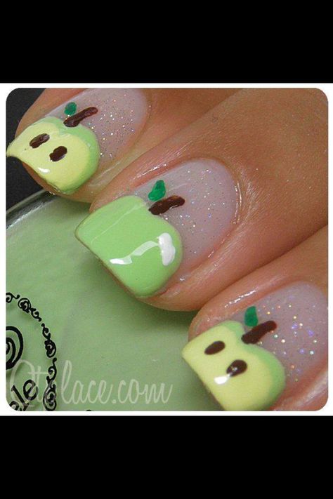 Cute apple nails Fruit Nail Designs, Food Nails, Get Nails, I Love Nails, Nail Polish Designs, Manicure Y Pedicure, Nail Art Inspiration, Fancy Nails, Nail Art Tutorial