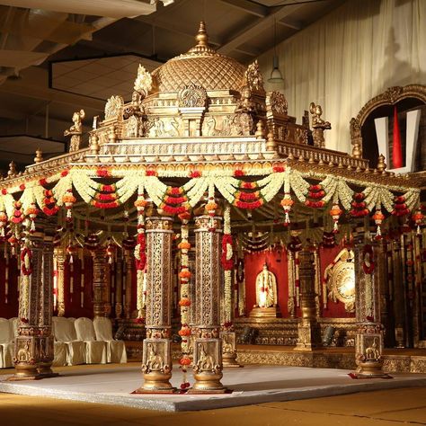 Stunning Mandap Decor Ideas for the Indoor Wedding! Marriage Mandap Decoration Indian Indoor, Temple Theme Wedding Decor, Temple Mandap Decor, Marriage Mandap Decoration Indian, Muhurtham Stage Decoration, Temple Decoration Indian, Mandapam Decoration Marriage, Pelli Mandapam Decoration, Reception Stage Decoration Indian Indoor