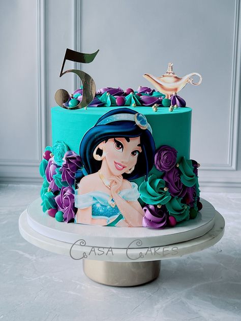 Aladdin jasmin cake Princess Jasmine Cake Ideas, Jasmin Cake, Jasmine Cake Ideas, Jasmine Birthday Cake, Princess Jasmine Cake, Jasmine Cake, Aladdin Cake, Snow White Cake, Princess Jasmine Birthday Party