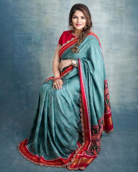 Ikkat Patola Silk Saree, Exclusive Saree Blouse Designs, Vinayaka Chavithi, South Indian Bride Saree, Patola Silk Saree, Saree Wearing Styles, Saree Draping Styles, Kids Blouse Designs, New Saree Blouse Designs