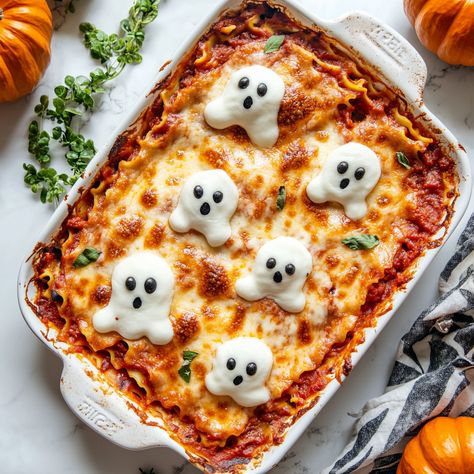 Looking for some inspiration for Halloween dinner ideas? I’ve got you covered with this collection of 20 of the very best recipes! Whether you’re... Halloween Dinners For Adults, Halloween Inspired Dinner Ideas, Halloween Inspired Dinner, Halloween Recipes Dinner Main Dishes, Halloween Themed Dinner Food, Halloween Lasagna, Halloween Themed Meals, Halloween Theme Dinner, Halloween Salads