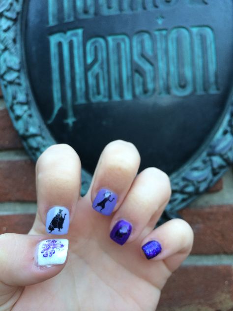 My Haunted Mansion nails :) Haunted Mansion Makeup, Haunted Mansion Nails Art, Haunted Mansion Nails Disney, Haunted Mansion Eye Makeup, Haunted Mansion Nails, Disney Haunted Mansion Nail Art, Haunted Mansion Accessories, Disney Halloween Nails, Haunted Mansion Merchandise