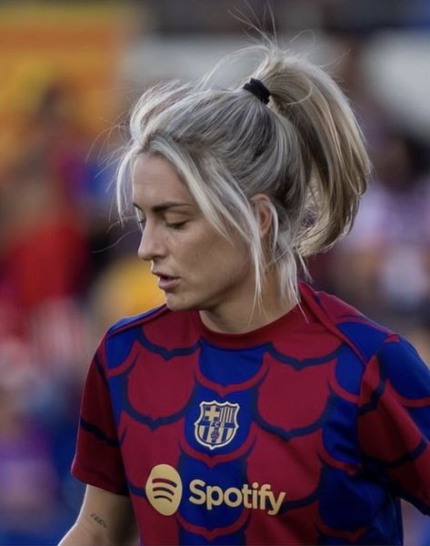 Soccer Girls Outfits, Girl Football Player, Female Footballers, Soccer Girlfriend, Girls Football, Pretty Makeup Looks, Women’s Soccer, Soccer Life, Women's World Cup