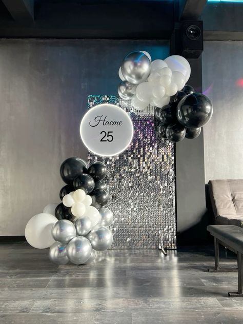 Birthday Backdrop Ideas At Home, Sequence Backdrop, 40th Birthday Balloons, Tiffany Birthday, Decoration For Party, 18th Birthday Decorations, Deco Ballon, Balloon Garland Diy, Simple Birthday Decorations