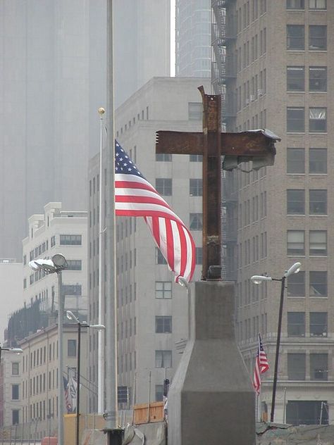 Ground Zero Nyc, World Trade Center Attack, World Trade Center Nyc, Patriotic Pictures, Ground Zeroes, Save America, I Love America, Ground Zero, American Flags