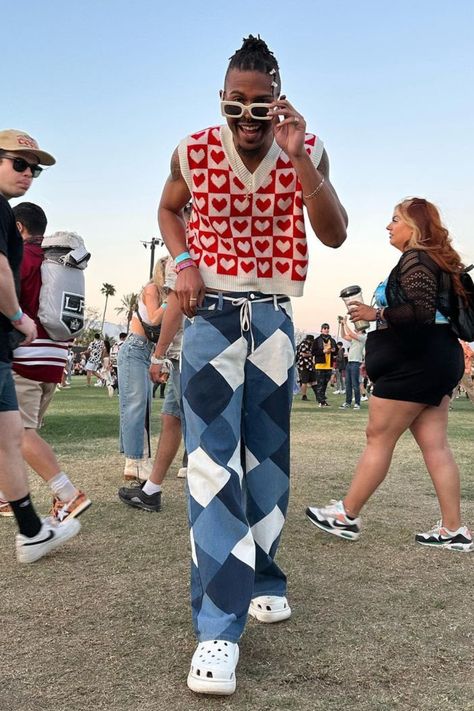 Male Coachella Outfits, Festival Looks Men, Coachella Outfit Men Festival Fashion, Mens Coachella, Guy Coachella Outfits, Coachella Outfit Ideas Men, Mens Festival Outfits, Male Festival Outfits, Coachella Mens Fashion