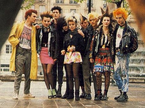 British Punk Fashion, 80s Punk Fashion, Punks 70s, 80’s Punk, Punk Mode, Punk 80s, 90s Punk, 70s Punk, British Punk