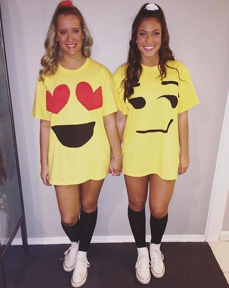 24 Cheap And Easy DIY Halloween Costumes For Everyone Easy Girl Halloween Costumes, Office Costumes, Emoji Halloween Costume, All Black Halloween Costume, Black Dress Halloween Costume, Best Friend Costumes, Meme Costume, Black Halloween Costumes, Friend Costumes