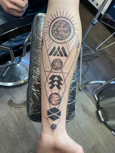 posted on r/destiny2 by u/GodatForHonour Game Tattoos For Guys, Destiny Video Game Tattoo, Cod Mw2 Tattoo, Destiny Game Tattoo Ideas, Destiny Warlock Tattoo, Destiny Titan Tattoo, Destiny 2 Tattoo Hunter, Destiny Hunter Tattoo, Metal Tattoo Sleeve