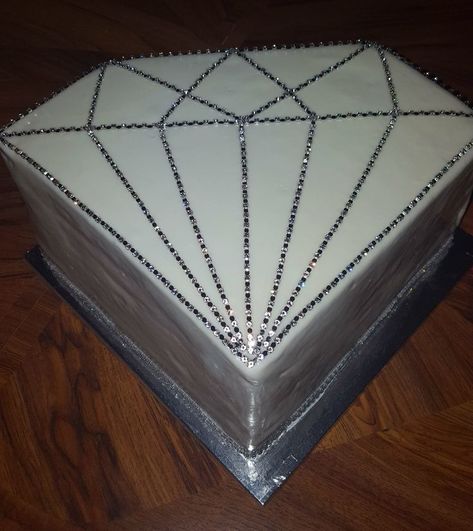 Diamonds Cake Ideas, Diamond Theme Party Ideas, Diamond Birthday Theme, Diamond Birthday Cake, Bling Birthday Party, Diamond Theme Party, Diamonds And Denim Party, 60th Wedding Anniversary Party, Diamond Cake