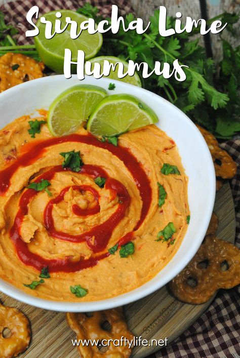 Spicy Hummus Recipe, Best Hummus Recipe, Spicy Hummus, Bean Dip, Spicy Snacks, Hummus Recipe, Best Dinner Recipes, Easy Appetizer Recipes, Recipe For Mom