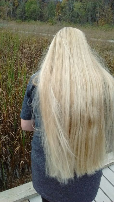 Long Blonde Hair Ideas, Long Light Blonde Hair, Blonde Hair Ideas, Extremely Long Hair, Gorgeous Hairstyles, Rapunzel Hair, Long Blond, Straight Blonde Hair, Really Long Hair