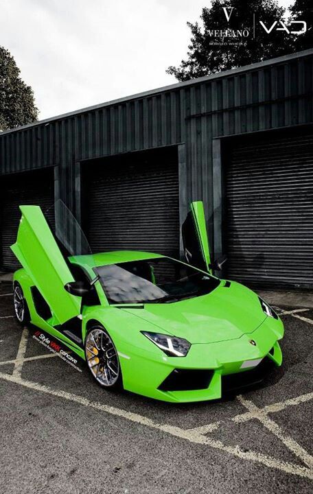 Green Lamborghini Aventador :) Green Sports Car, Green Lamborghini, Lamborghini Aventador Roadster, Aventador Lamborghini, Green Sports, Lamborghini Veneno, Pagani Huayra, Lamborghini Cars, Jaguar E Type