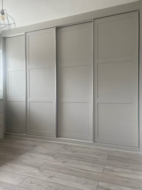 Dressing Doors Sliding, Floor To Ceiling Closet Doors Sliding, Bedroom Closet Sliding Doors, Closet Design Layout Sliding Doors, Fitted Wardrobe Ideas Sliding Doors, Slide Door Closet, Purbeck Stone Farrow And Ball, Closet Sliding Door Ideas, Built In Wardrobe Ideas Sliding Doors