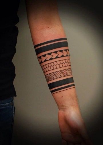 Tatuajes Polynesian Tattoo Meanings, Black Band Tattoo, Tattoos Family, Tato Maori, Tattoo Band, Filipino Tattoos, Polynesian Tattoos, Forearm Band Tattoos, Band Tattoo Designs