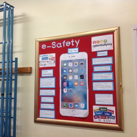 E-safety Safety Board Ideas, Safeguarding Display, Work Safety Board Ideas, Safeguarding Display Board, Internet Safety Poster Ideas, Online Safety Display, Safety Bulletin Board Ideas, Online Safety Display Schools, Safety Bulletin Board