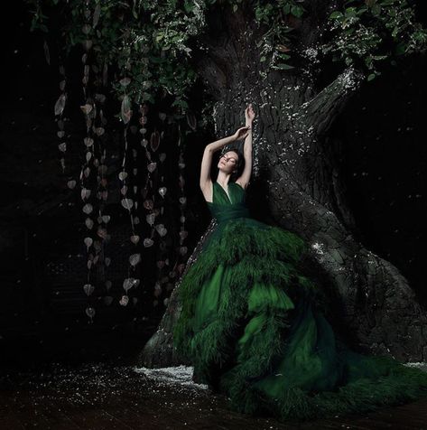 Malyarova Olga, Fairytale Photoshoot, Emerald Dresses, Dark Green Dress, Fairytale Fashion, Daisy Nails, Fairytale Photography, Fashion Art Photography, Green Gown