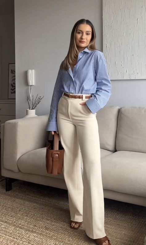 Women Office Outfits, Smart Casual Women Outfits, Business Outfits Women, Office Outfits Women, Corporate Outfits, Beige Pants, Business Casual Outfits For Work, Classy Work Outfits, Stylish Work Outfits