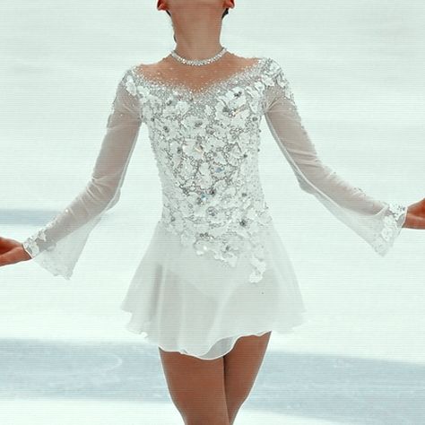 Ice Skating Outfit White, Elegant Figure Skating Dresses, White Skating Dress, Pretty Figure Skating Dresses, Figure Skating Dresses Aesthetic, Ice Skating Costumes Dresses, Figure Skating Outfits Costumes, Ice Skater Outfits, Figure Skating Dresses Beautiful