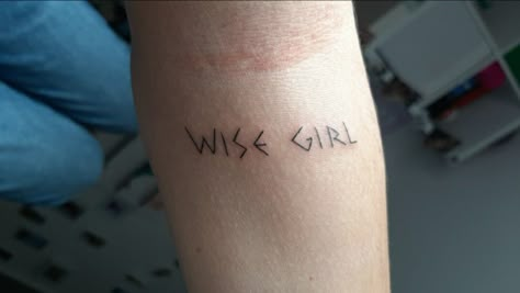 Original tattoo Annabeth Chase Tattoo Ideas, Annabeth Chase Tattoo, Percy Jackson Inspired Tattoos, Pjo Tattoos, Tatuagem Percy Jackson, Pink Palace Apartments, Percy Jackson Tattoo, Tattoo Kiss, Body Doodles