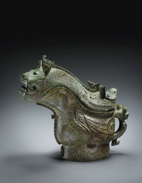 AN EXCEPTIONAL AND HIGHLY IMPORTANT BRONZE RITUAL WINE VESSEL AND COVER, GONG Modern Art Works, Brooklyn Museum Of Art, Shang Dynasty, Harvard Art Museum, Chinese Bronze, Korean Art, Character Inspo, Ancient China, Animal Heads